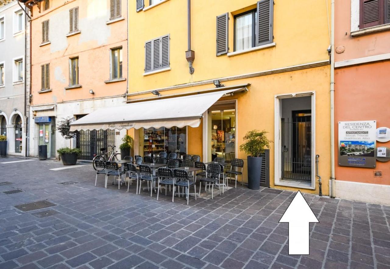 DesenzanoLoft Yellow Appartement Desenzano del Garda Buitenkant foto
